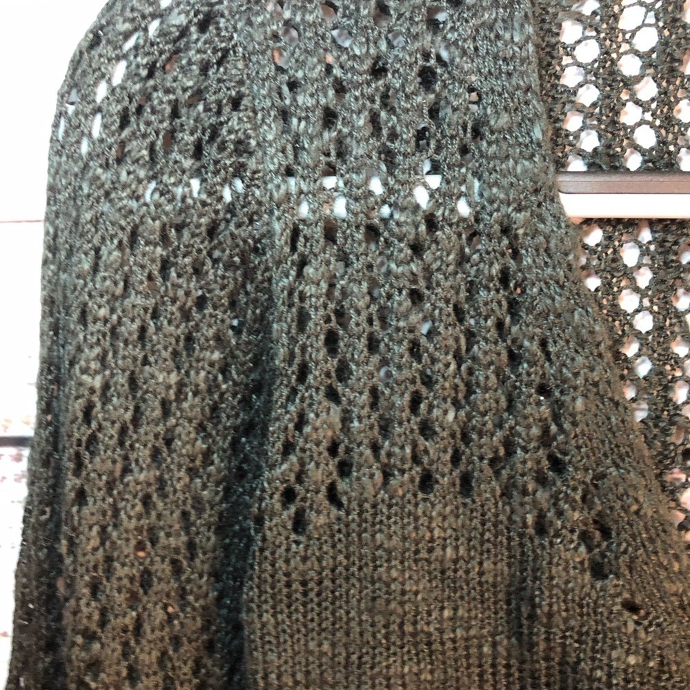 Chic Grey/Black Knit Sweater - Picture 11 of 14